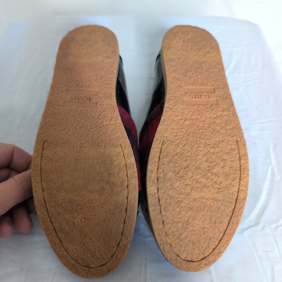 TOMS Women's Red Plaid Patent Slip-On Loafers Size 7.5 - Picture 8 of 9